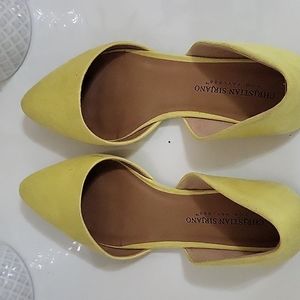 Yellow flat shoes